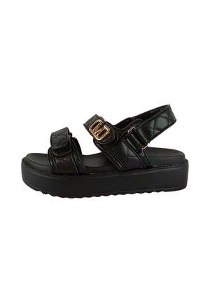 Sandali platform neri con cinturini sintetici trapuntati e hardware dorato, dotati di due cinturini regolabili e una suola testurizzata.