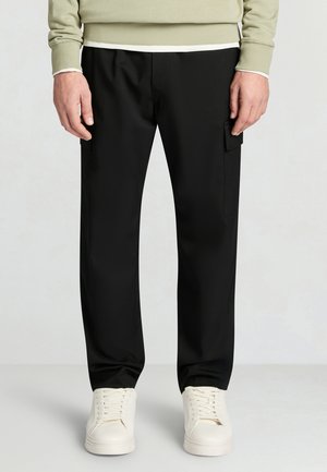LUNGO  - Pantalon cargo - nero ultrablack
