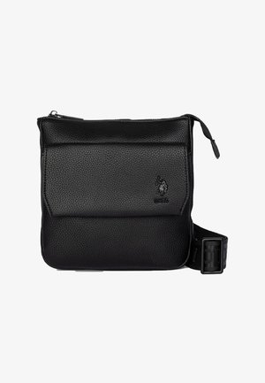 Bolso bandolera de cuero negro texturizado con bolsillo frontal con solapa, cierre de cremallera en la parte superior y correa ajustable con detalle de logo en relieve.