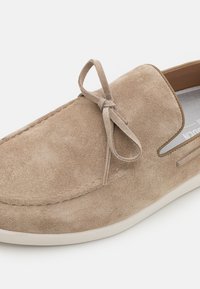 Steve Madden MANSFORDEN - Chaussons - oatmeal