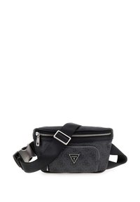 Marsupio Guess in nero e grigio con tasche con zip, tracolla regolabile e logo triangolare sulla tasca anteriore.