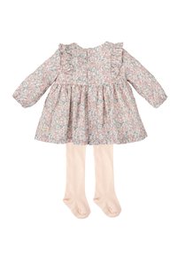 Vestido floral con mangas acampanadas en tonos rosa y azul, con un cierre de botones en la parte posterior. Acompañado de medias rosa claro.