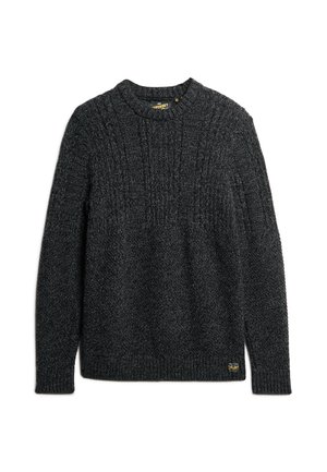 Suéter de punto gris oscuro con cuello redondo, patrón de punto texturizado, puños y cintura de canalé; presenta una pequeña etiqueta de la marca en el dobladillo.