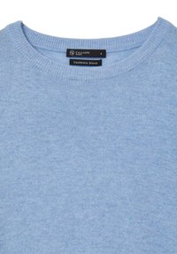Maglione in misto cashmere azzurro chiaro con scollatura a girocollo a coste, texture morbida e senza motivi o dettagli in metallo visibili. Etichetta di taglia S visibile.