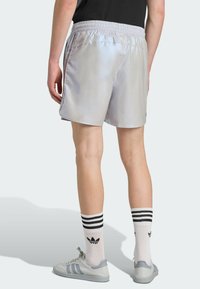adidas Originals SUPERNOVA - Shorts - halo silver