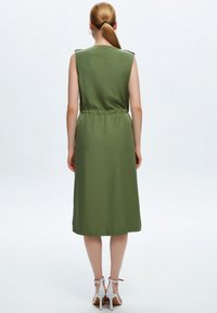 adL FRONT BUTTONED SLEEVELESS - Abito a camicia - green