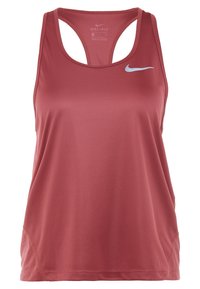Czerwona sportowa koszulka Dri-FIT z wycięciem typu racerback, gładką fakturą i siateczkowymi panelami po bokach. Posiada srebrne logo Nike na piersi.