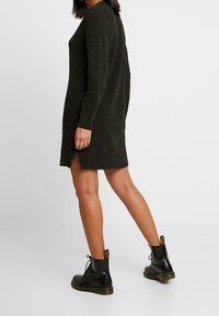 Superdry & Co Strickkleid - khaki