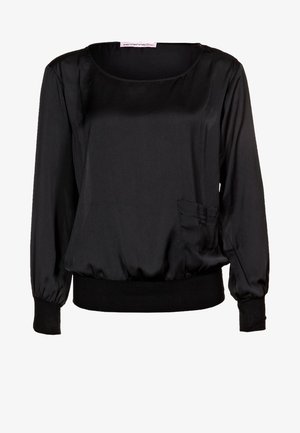 Czarna bluzka z długim rękawem, okrągłym dekoltem, elastycznym dołem i mankietami oraz małą kieszonką na dole po prawej stronie z przodu.