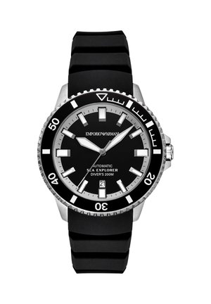 Emporio Armani automatisk dykkerur med sort urskive, sølvfarvede visere, datovisning, roterende krans og sort gummirem.