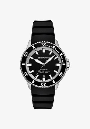 Emporio Armani automatisk dykkerur med sort urskive, sølvfarvede visere, datovisning, roterende krans og sort gummirem.