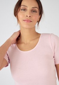 Damart MANCHES COURTES FINE THERMOLACTYL - Camiseta interior - rose