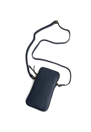 Navy Leder Umhängetasche für das Handy mit glatter Textur, Reißverschluss und verstellbarem Trageriemen; verfügt über goldfarbene Hardware-Akzente.