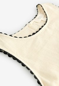 Unausgewählt, cream ecru black