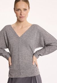 Makalu - Sweter
