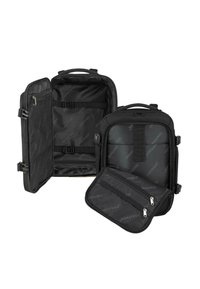 Schwarzer Reiserucksack mit mehreren Fächern, Reißverschlussverschlüssen, verstellbaren Riemen und inneren Organisationsfunktionen. Strukturiertes Gewebe mit Logo.