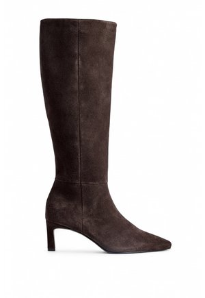 Boots - brown