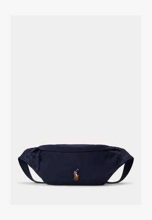 Marsupio in tessuto blu navy con tracolla regolabile e piccolo logo ricamato di un giocatore di polo a cavallo al centro davanti.
