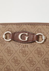 Thumbnail Image 5