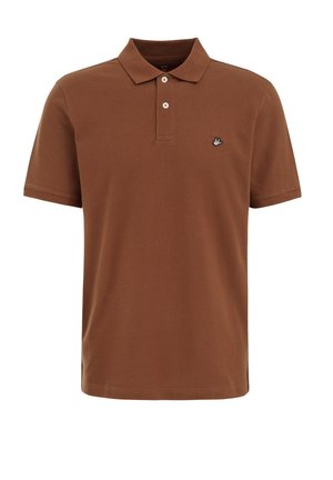 Brūns kokvilnas polo krekls ar klasisku apkakli, trīs pogu apdari un mazu izšūtu logotipu kreisajā krūtīs. Īsas piedurknes.