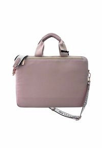 Borsa in pelle rosa con manici doppi e tracolla staccabile, dotata di chiusura a zip e superficie leggermente texture.