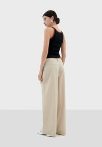 Thinking Mu HARRIET - Top - black