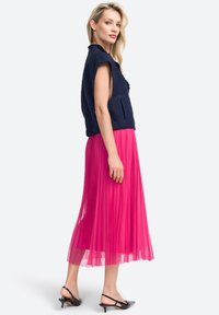 Rich & Royal MIDI - Jupe plissée - raspberry pink