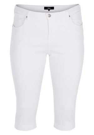 Bele kratke kavbojke do kolen z klasično petim žepom, sprednjim gumbom za zapiranje in čistim, gladkim teksturo. Brez vidnih vzorcev.