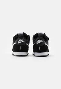 valiant unisex nike