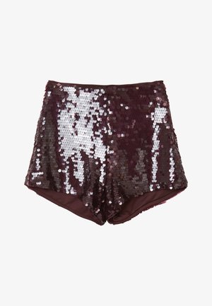 Hoch taillierte kastanienbraune Shorts, die mit glänzenden Pailletten bedeckt sind, mit einem glatten Stofffutter, flach auf einem weißen Hintergrund präsentiert.