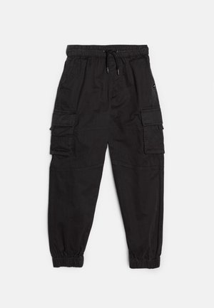 WE GET BY SURF PANT YOUTH - Pantalones cargo - black