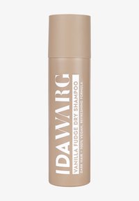 Beige spraykanne for tørrsjampo, merket "Idawarg Vanilla Fudge," med hvit tekst. Kompakt design, 100% vegansk formel for mørkt hår.