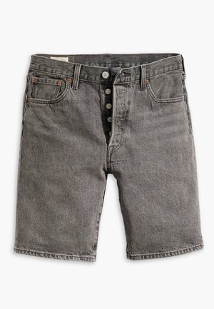 Shorts en denim gris avec une fermeture à boutons, deux poches avant et une texture décolorée. Le design comprend des coutures visibles et des rivets en cuivre.