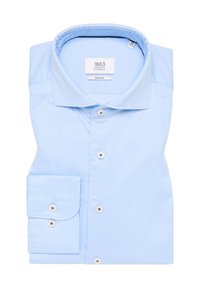 Lichtblauw slim-fit overhemd van katoen, met een klassieke kraag, lange mouwen en knoopsluiting met contrasterende knopen.