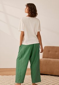 Next SHORT SLEEVE  - REGULAR FIT SET - Pyžamová súprava - green paris