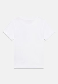 Λευκό T-shirt με κοντά μανίκια από απαλό βαμβάκι. Διαθέτει στρογγυλή λαιμόκοψη και απλή πλάτη χωρίς γραφικά ή ετικέτες.