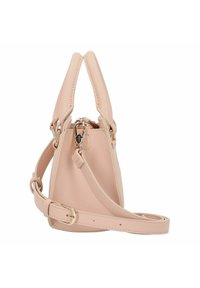 Roze leren handtas met een getextureerd oppervlak, dubbele handvatten aan de bovenkant en een afneembare schouderriem. Voorzien van zilverkleurige hardware en een ritssluiting.