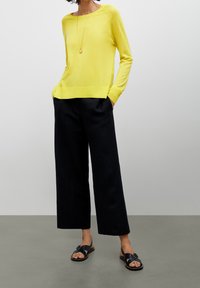 Massimo Dutti Neule - yellow