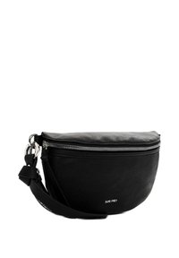 Borsa a tracolla nera con finitura strutturata, forma curva, cerniera argentata, tracolla regolabile e dettaglio con logo sul davanti.