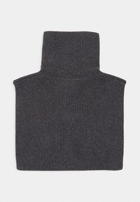 Col roulé en maille côtelée gris foncé avec un col haut et un corps rectangulaire large, conçu pour couvrir le cou et le haut de la poitrine.