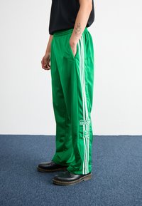 adidas Originals - ADIBREAK - Jogginghose - green Thumbnail-Bild 1