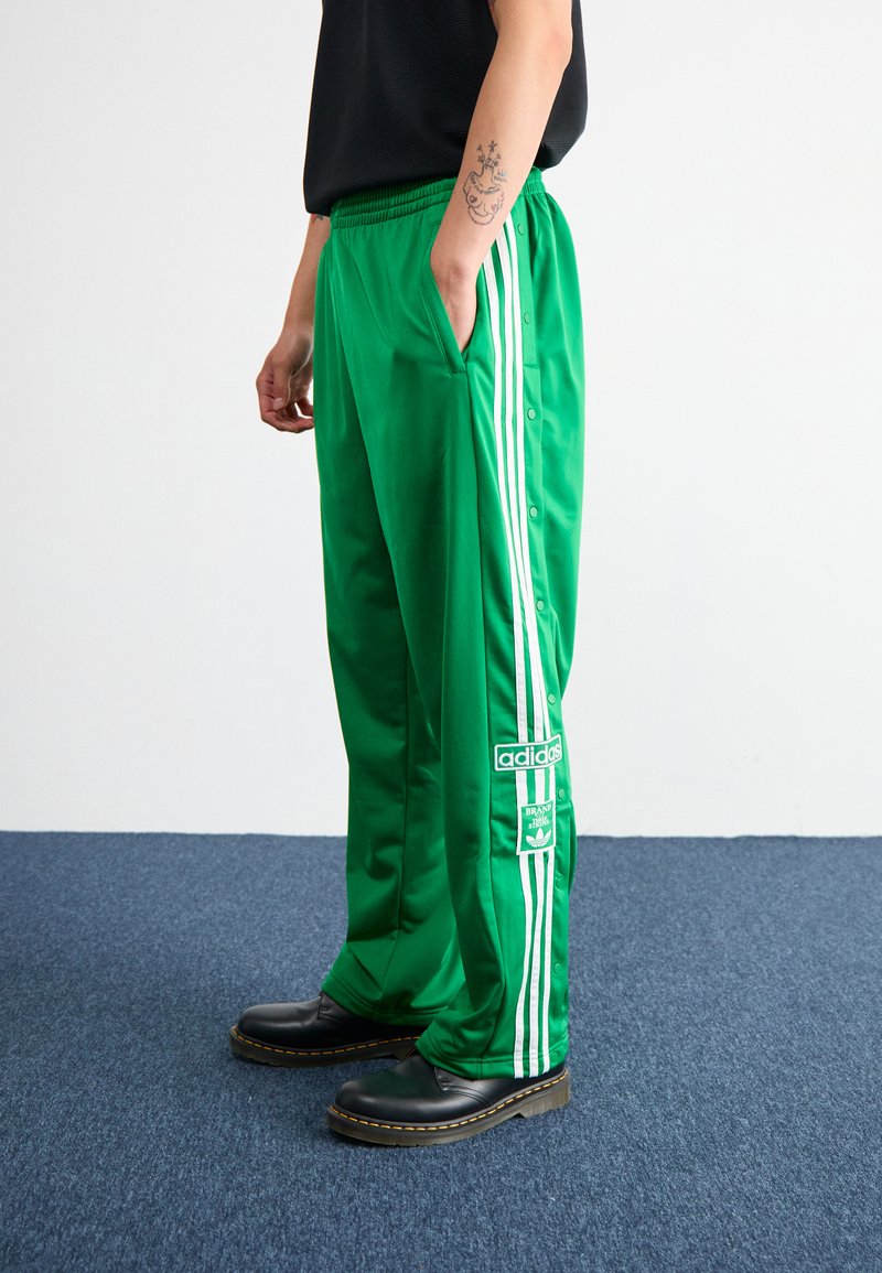 adidas Originals - ADIBREAK - Jogginghose - green, Vergrößern