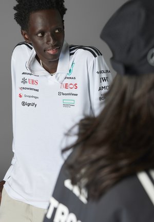 Adidas Free Shipping With AdiClub Mercedes — foto 7