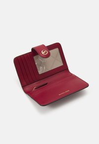 MICHAEL Michael Kors CHARM TAB BIFOLD - Rahakott - deep red