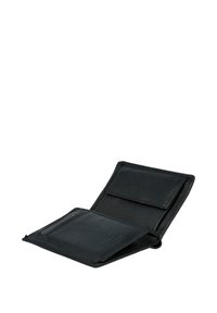 Cartera negra de cuero plegable de dos hojas abierta para mostrar ranuras para tarjetas y un bolsillo con solapa en el interior, sobre un fondo blanco.