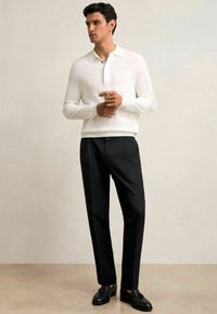 Reiss REGULAR FIT - COMPLEX HERRINGBONE - Auduma bikses - navy