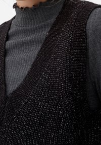 QS Sweter
