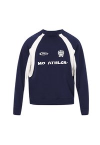 Felpa blu navy con maniche raglan bianche, collo rotondo e logo frontale "MO ATHLSR®". Presenta polsini e orlo a coste. Tessuto morbido al tatto.