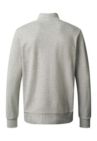 Világosszürke, hosszú ujjú pulóver bordázott mandzsettákkal és szegéllyel, hátulról bemutatva, egyszerű kerek nyakkal.