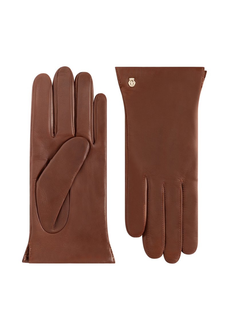 Ein Paar braune Lederhandschuhe, einer zeigt die Handfläche, der andere die Rückseite mit einem kleinen goldenen Emblem nahe dem Handgelenk.